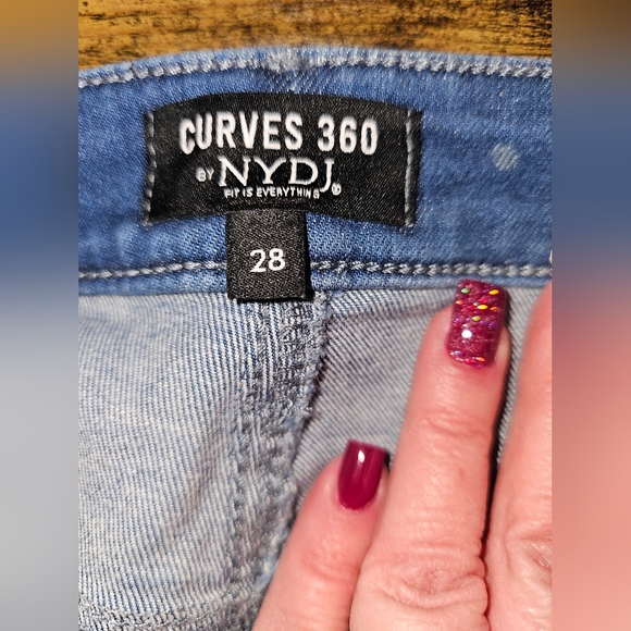 🌼🌸NYDJ PLUS SIZE JEAN'S - Picture 1 of 6